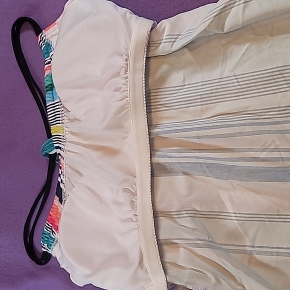 0763. NWTs ~ Big 5 ~ Shelf Bra ~ Removable Pads ~ Large - Picture 7 of 8